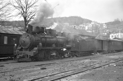 {short description of image}